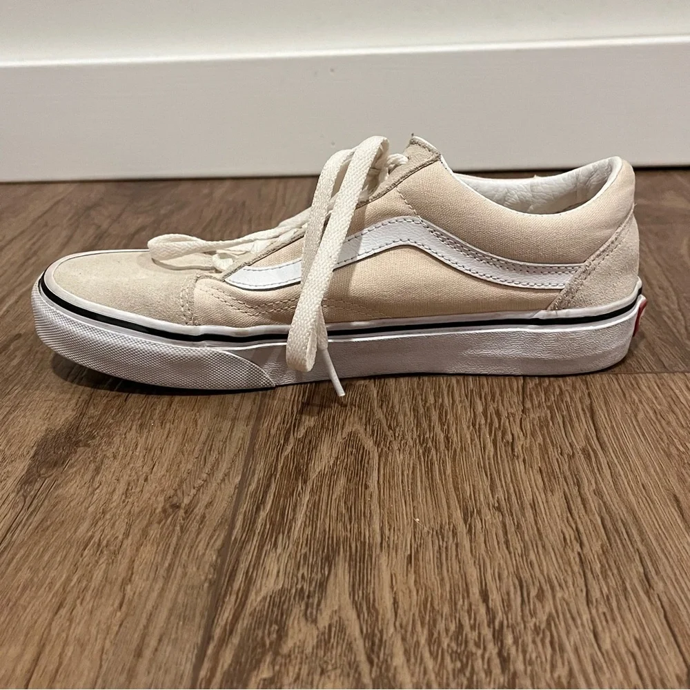 Vans Creme Suede Old Skool Sneakers